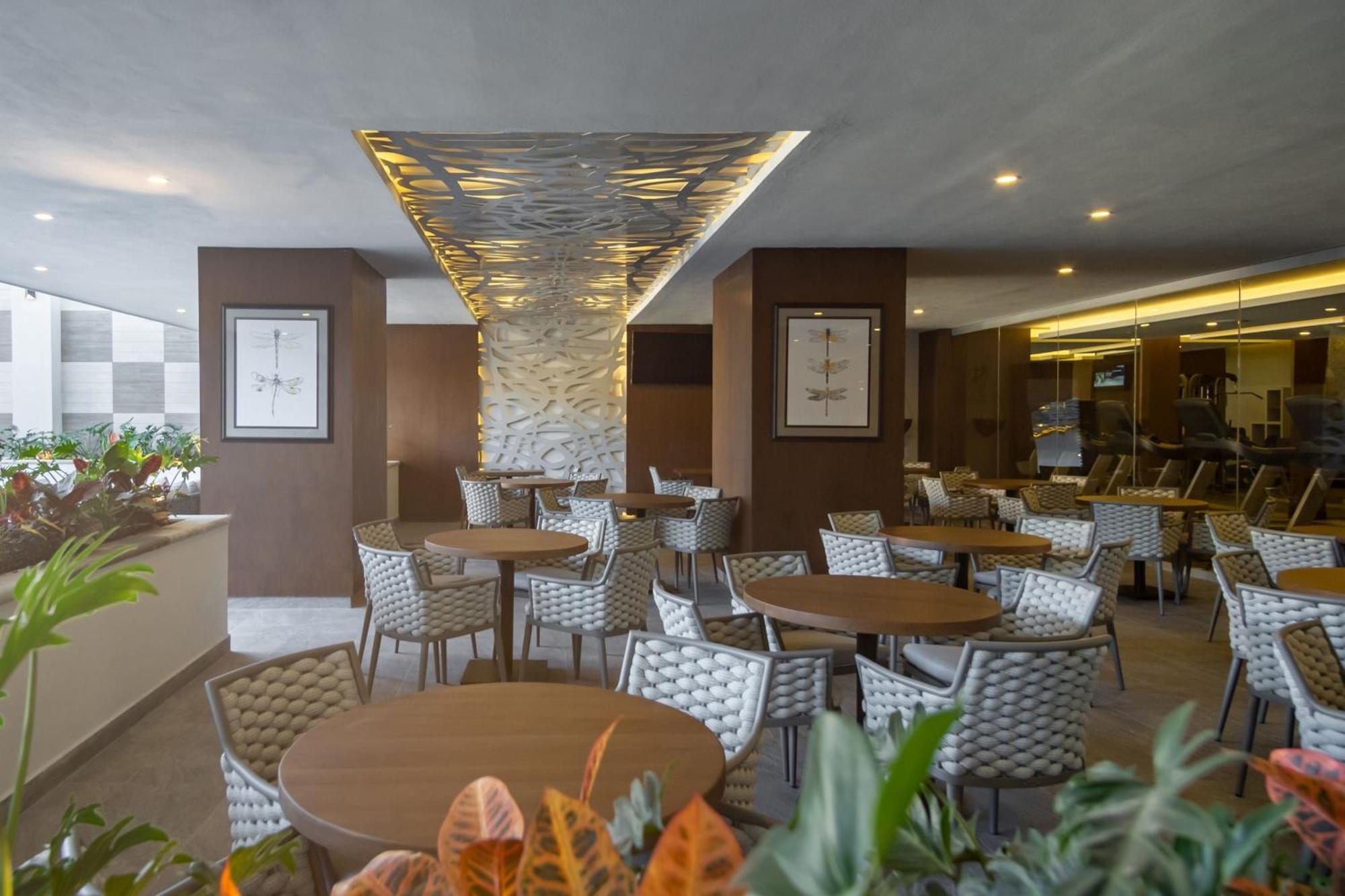 Gran Hotel Expo Guadalajara By Hnf سابوبان المظهر الخارجي الصورة
